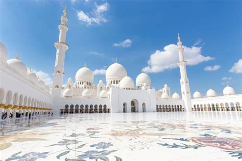 Sheikh Zayed Grand Mosque Will Livestream Prayers For Ramadan Culture