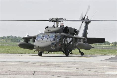 One mile past black hawk! UH-60A Black Hawk US Army's Utility Helicopter | Fighter ...