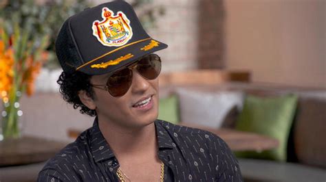 Hawaii Native Bruno Mars Is Donating Thanksgiving Meals To 24000