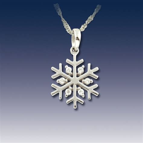 Diamond Snowflake Necklace 14k Gold With 07 Ctw Diamonds Snowflake