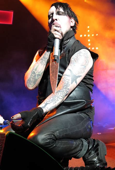 Pics Marilyn Manson Slits Wrists On Stage — Mocking Paris Jackson