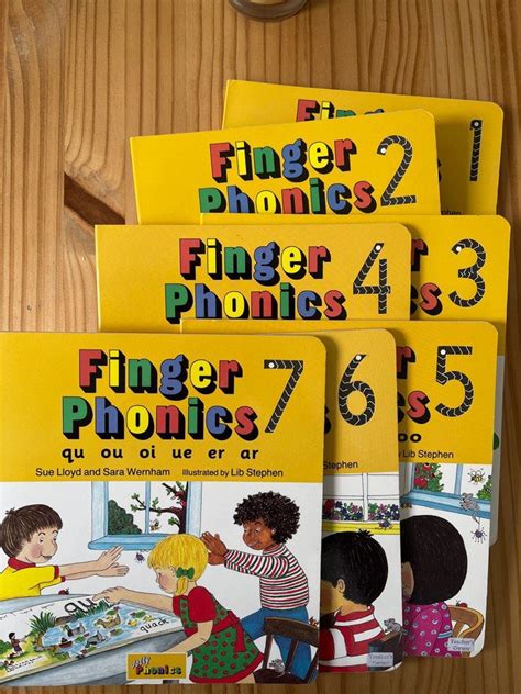 Jolly Phonics Finger Phonics Book 1 7 興趣及遊戲 書本 And 文具 小朋友書 Carousell