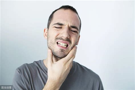 口腔癌離你并不遠，頻繁出現這8個異常，多半是癌變“信號”