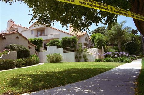 O J Simpson S Ex Wife Nicole Brown And Ron Goldman Are Murdered In Brentwood On June 12 1994