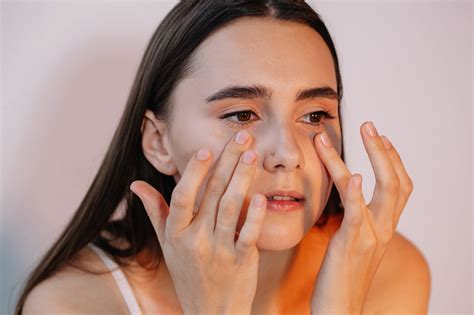 How To Heal Dry Skin On Your Eyelids According To Experts Popsugar