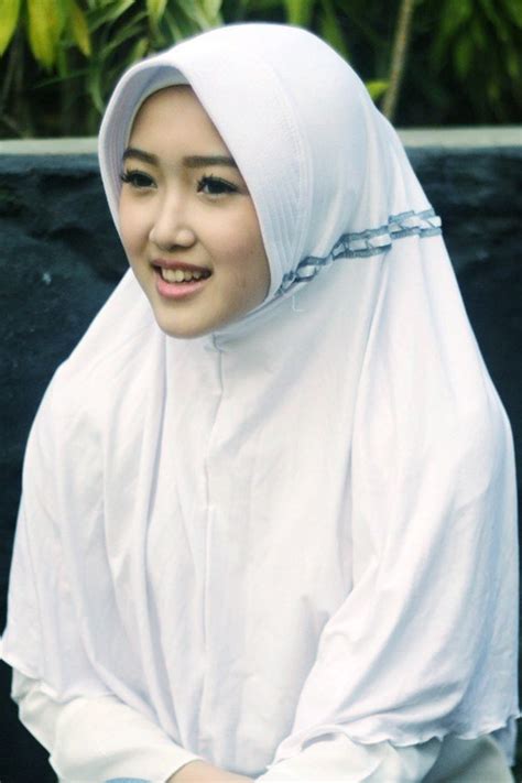 Kumpulan Foto Siswi Sma Pakai Hijab Yang Cantik Dan Manis Kekinian Dunia Maya