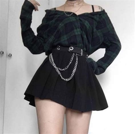 21 Grunge Outfits For That Edgy Alternative Vibe Roupas Emo Moda Gótica Looks Goticos