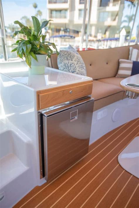 Cuddy Cabin 22 100 Electric For 50 Years Duffy Electric Boats