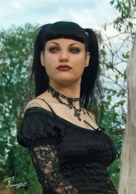 gothic girls goth beauty dark beauty steam punk dark fashion gothic fashion emo pauley