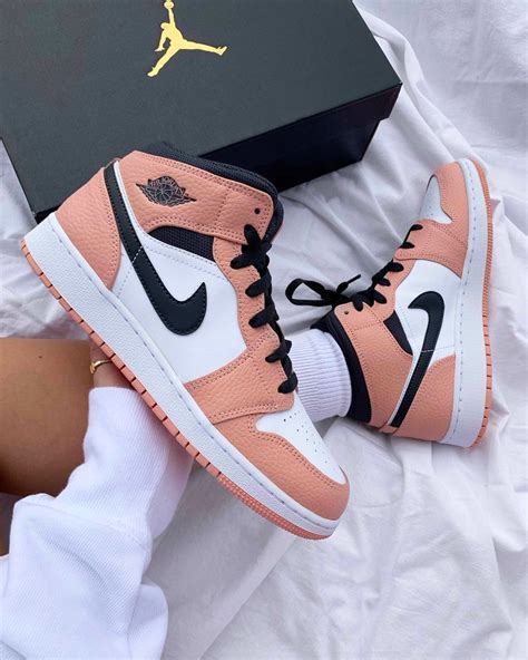 air jordan 1 mid pink quartz blakc white pink 555112 603 nike shoes women sneakers fashion