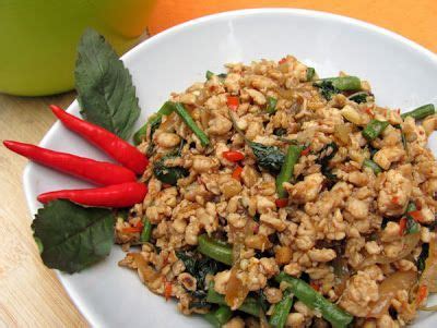 Spicy minced chicken sauteed with chopped garlic, bell pepper, onion, bamboo shoots gra prao fried rice. Thai Recipes From My Kitchen: Pad Ka-Prow Gai | Spicy recipes, Recipes, Thai recipes