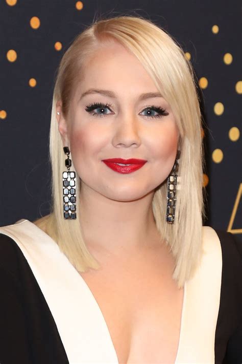 Raelynn At 2015 Cmt Artists Of The Year Awards In Nashville 12022015 Hawtcelebs