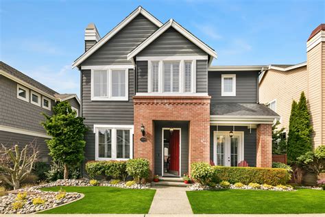 9 Red Brick And Siding Color Combinations For The Best Exterior Look