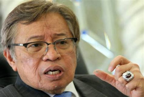 Born 4 august 1950) is a malaysian politician popularly known as abang jo or abang johari. Saya ikhlas bantu rakyat - Ketua Menteri Sarawak - Voice ...