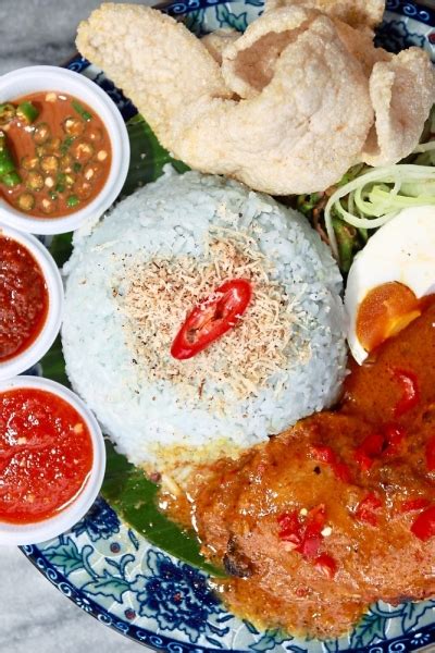 Nasi kerabu is a dish that is synonymous to kelatan, and is much loved by malaysians all around. Carrying on Peranakan tradition | The Star