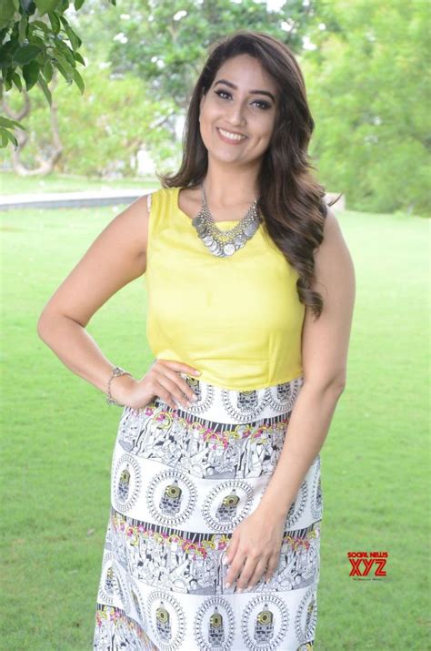 Anchor Manjusha Stills Social News Xyz