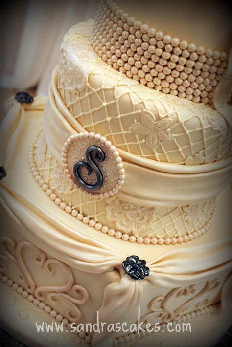 Stunning Vintage Wedding Cake