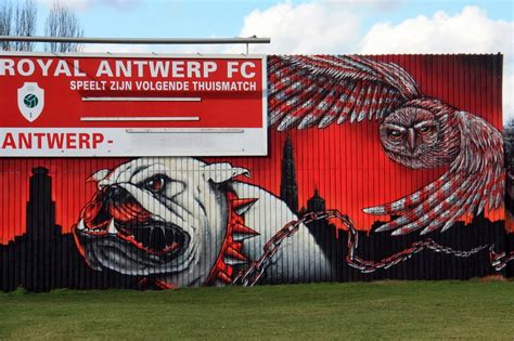 En toch is het de club niet goed gegaan. Street Art: Antwerp - Belgium