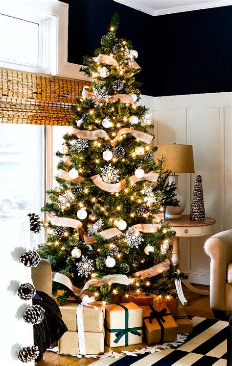 Looking for inspiration for your tree? 17 Stunning Christmas Tree Decorating Ideas That are ...
