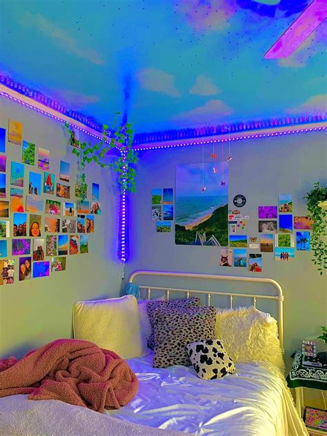 Pin By Pastelkhaleesi On Atlanta Room Inspo☁️ In 2020 Indie Room Decor Dreamy Room Indie Bedroom