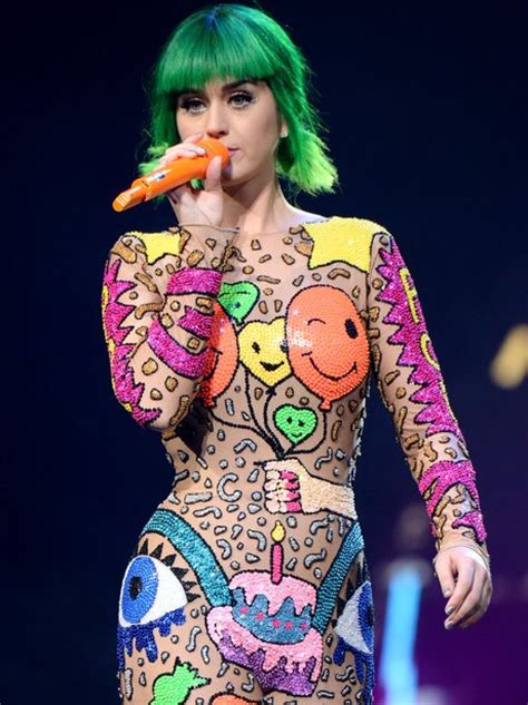 Katy Perry Keeps Her Outfit Low Key As Usual This Weeks Must See