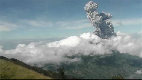 gunung merapi kembali erupsi berikut sebaran wilayah terkena dampak abu vulkanik