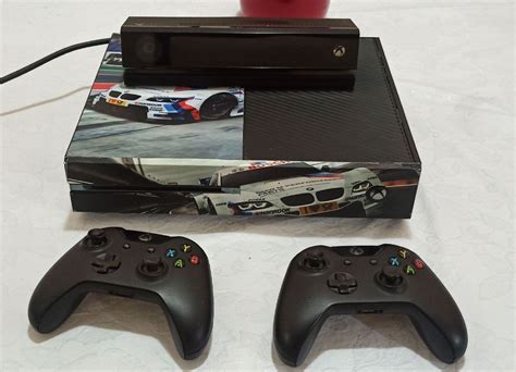Xbox One 500g Na Caixa Com Kinect E Duas Manetes Em Perfeito Estado