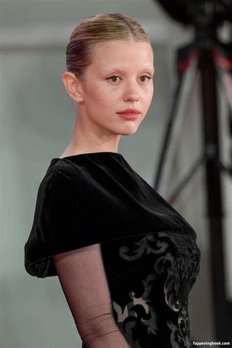 mia goth goth mia nude onlyfans leaks the fappening photo 5740860 fappeningbook