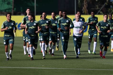 Jailson celebra vitória do palmeiras e comenta negociação por renovação: Palmeiras terá 12 atletas do elenco profissional para o ...