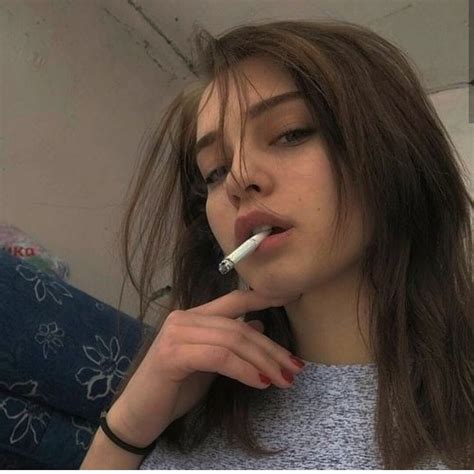 Women Smoking Girl Smoking Rauch Fotografie Cigarette Aesthetic