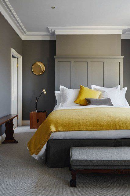 20 Gray And Gold Bedroom