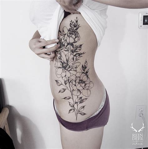 Cette plante à fleurs embellit les prés des campagnes et représente la tranquillité et un sommeil apaisé. Tatouage Bouquet Coquelicot : Splendide Bouquet De Fleurs ...