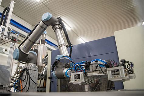 Universal Robots Announces Injection Molding Machine Interface