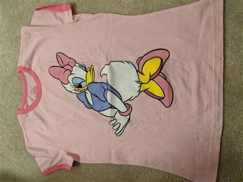 Like New Disney Daisy Duck Tshirt On Mercari Disney Tshirts Daisy