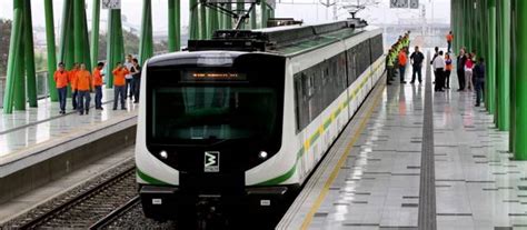 El metro de medellín se compone de 2 líneas y 28 estaciones. Estaciones Sabaneta y La Estrella del Metro continúan sin ...