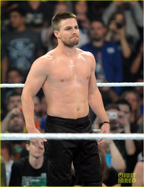 Stephen Amell Goes Shirtless For Epic Summerslam Fight Photo 3444659 Shirtless Photos