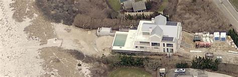 New England Patriots Owner Robert Kraft Buys Hamptons Beach House For