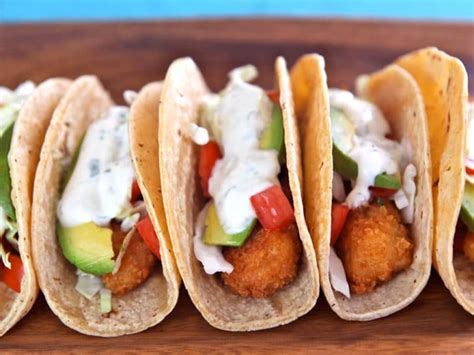Fried oyster po' boy with cole slaw and fries: Crispy Panko Fish Tacos: Beer Battered Panko Taco Recipe