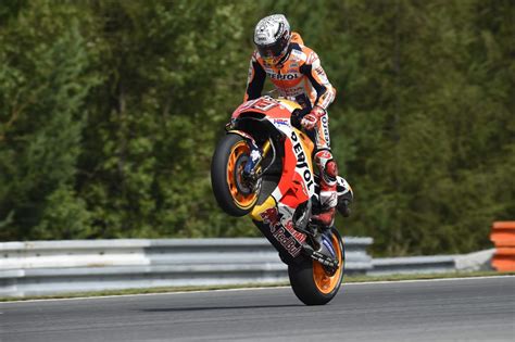 Motogp Champ Marquez Two More Years With Honda Motogp Marc Marquez