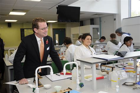 Greg Barker visits the SmartLife centre | Minister Greg ...