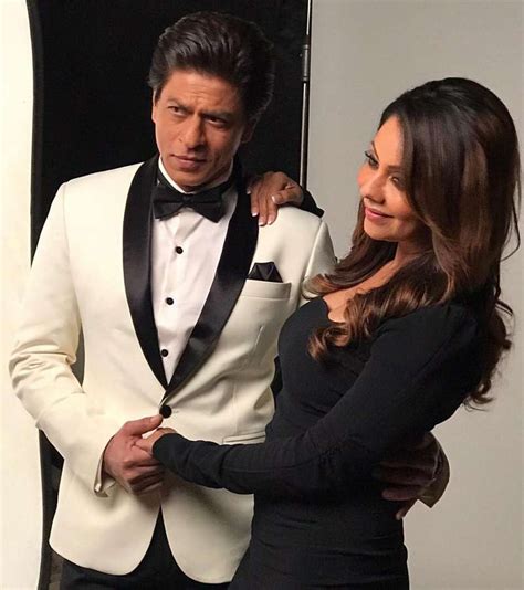 Shah Rukh Khan Gauri Khan Anniversary Special Throwback Pictures Of The Power Couple Of