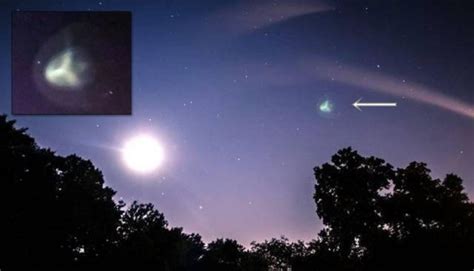 Strange Greenish Tri Spoke Ufo In The Night Sky Over Langhorne