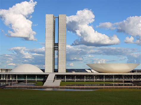Brasilia Sightseeing: Modern Architecture and Political Hub
