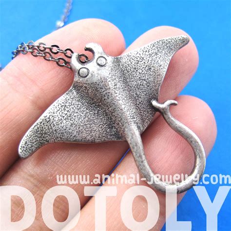 Stingray Sea Animal Pendant Necklace In Silver Animal Jewelry