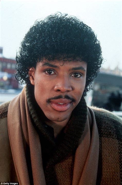 Jheri curls were popular hairstyles back in the early 80's, although it's not too surprising to see it still being worn today. Lionel Richie Jheri Curl Hairstyle parody: the jheri ...