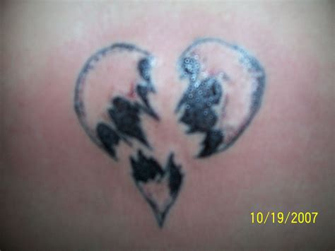 Tattoo Of Broken Heart Broken Heart Tattoo Broken Heart Tattoo