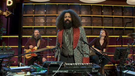 Late Late Show Meet Reggie Watts And The Late Late Show Band Watch The Video Yahoo News
