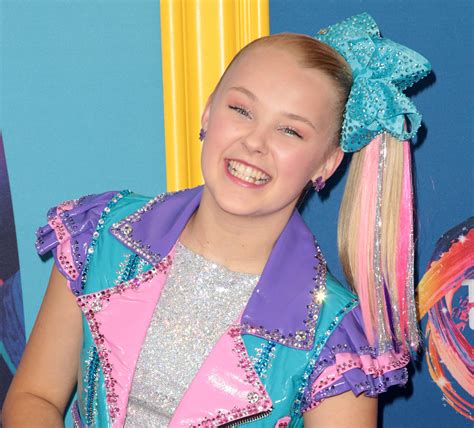 Jojo Siwa Apologizes For Makeup Kit Recall After Testing Positive For
