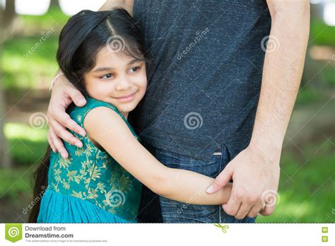 Маленькая девочка Daddys стоковое фото изображение