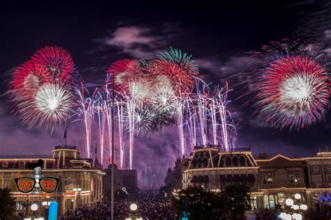 Watch The New Years Fireworks Show Live Tonight From Magic Kingdom